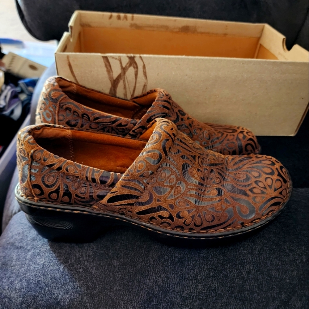 Womens Boc clogs